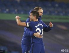 休斯顿火箭四强战险胜马德里竞技，欧文砍下35记关键球，全场沸腾的简单介绍